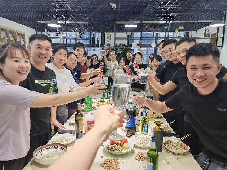 滄州智博十八周年團(tuán)建活動(dòng)--風(fēng)華歲月，感恩同行